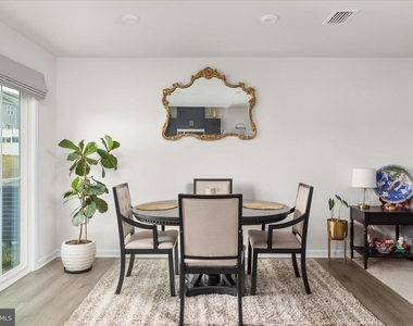 130 Calais Place - Photo Thumbnail 17