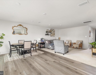 130 Calais Place - Photo Thumbnail 13