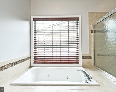 6916 Birkenhead Place - Photo Thumbnail 37