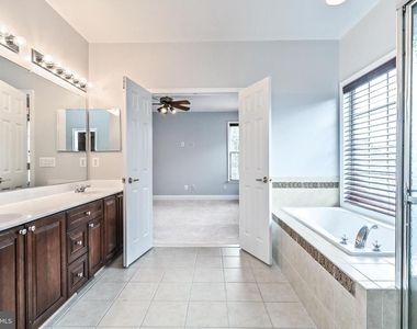 6916 Birkenhead Place - Photo Thumbnail 34