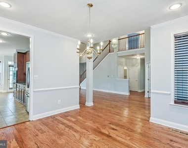 6916 Birkenhead Place - Photo Thumbnail 7
