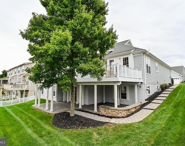 6916 Birkenhead Place - Photo Thumbnail 2