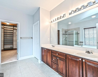 6916 Birkenhead Place - Photo Thumbnail 21