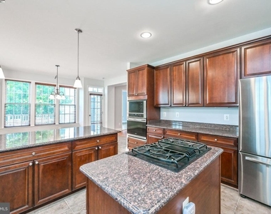 6916 Birkenhead Place - Photo Thumbnail 18