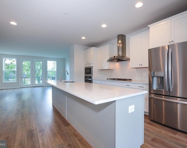 6902 Karter Robinson Drive - Photo Thumbnail 2