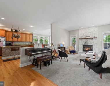 43340 Wintersrun Court - Photo Thumbnail 11
