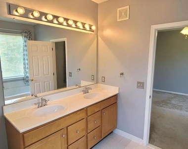 43840 Hickory Corner Terrace - Photo Thumbnail 10