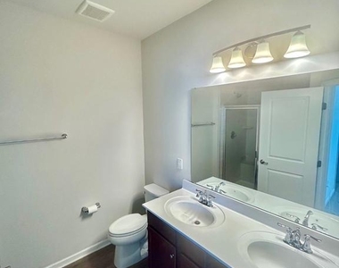 10248 Willmark Way - Photo Thumbnail 9