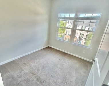 10248 Willmark Way - Photo Thumbnail 12