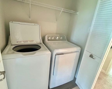10248 Willmark Way - Photo Thumbnail 13
