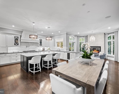 8305 Fox Haven Drive - Photo Thumbnail 22