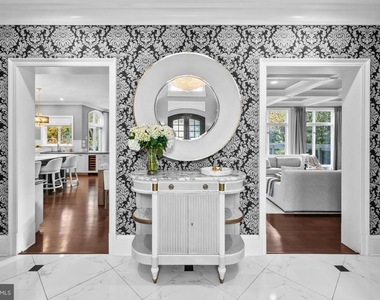 8305 Fox Haven Drive - Photo Thumbnail 10