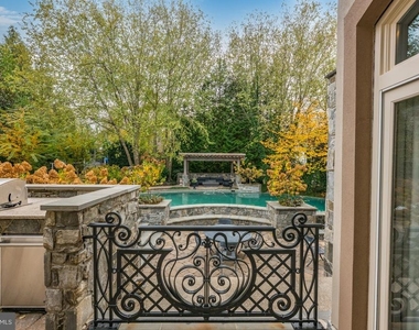 8305 Fox Haven Drive - Photo Thumbnail 6