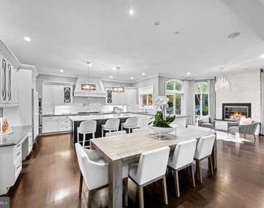 8305 Fox Haven Drive - Photo Thumbnail 23