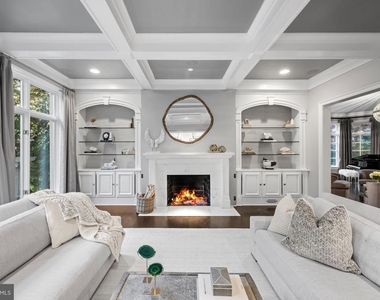 8305 Fox Haven Drive - Photo Thumbnail 17