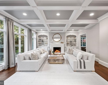 8305 Fox Haven Drive - Photo Thumbnail 18