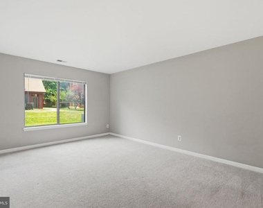 2822 Lee Oaks Place - Photo Thumbnail 13