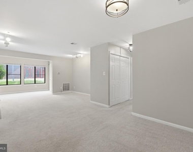 2822 Lee Oaks Place - Photo Thumbnail 3