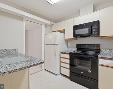 2822 Lee Oaks Place - Photo Thumbnail 6