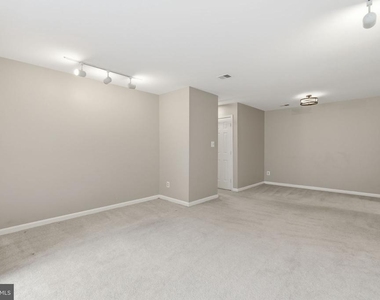 2822 Lee Oaks Place - Photo Thumbnail 8