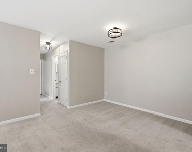 2822 Lee Oaks Place - Photo Thumbnail 5
