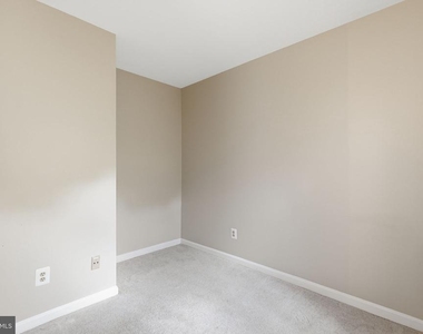 2822 Lee Oaks Place - Photo Thumbnail 9