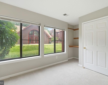 2822 Lee Oaks Place - Photo Thumbnail 4