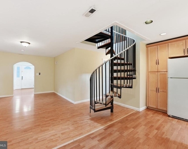 7605 Fisher Drive - Photo Thumbnail 3
