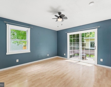 7605 Fisher Drive - Photo Thumbnail 9
