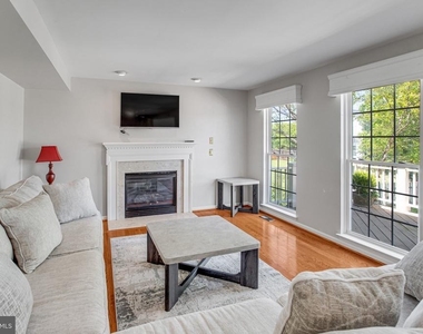 7012 Tiffany Court - Photo Thumbnail 7