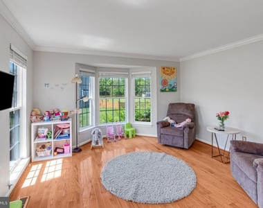 7012 Tiffany Court - Photo Thumbnail 3