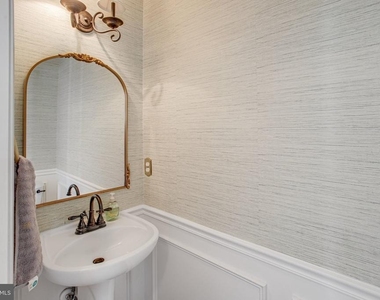 7012 Tiffany Court - Photo Thumbnail 5