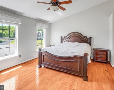 7012 Tiffany Court - Photo Thumbnail 19