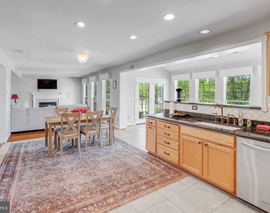 7012 Tiffany Court - Photo Thumbnail 15