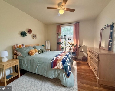 804 Monument Avenue - Photo Thumbnail 8