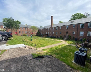 804 Monument Avenue - Photo Thumbnail 11