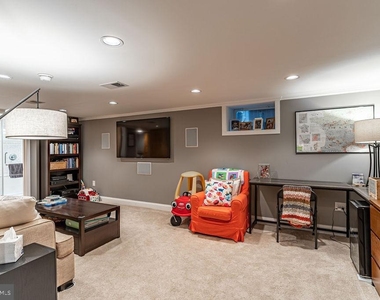1206 Colonial Avenue - Photo Thumbnail 16