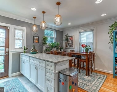 1206 Colonial Avenue - Photo Thumbnail 8