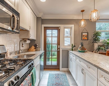 1206 Colonial Avenue - Photo Thumbnail 10