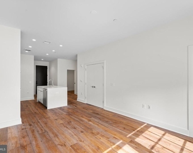 1312 King Street - Photo Thumbnail 3