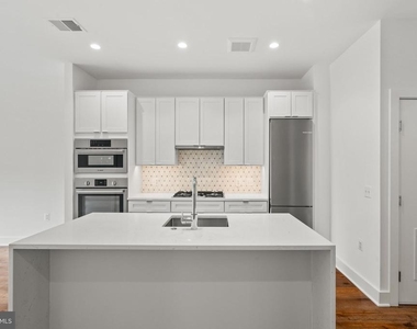 1312 King Street - Photo Thumbnail 17