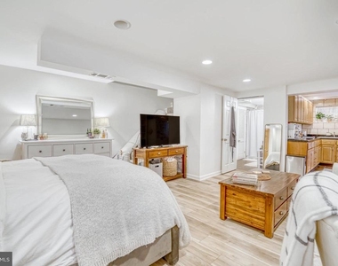 113 E Taylor Run Parkway - Photo Thumbnail 3