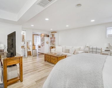113 E Taylor Run Parkway - Photo Thumbnail 4