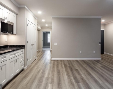 1012 Duke Street - Photo Thumbnail 8