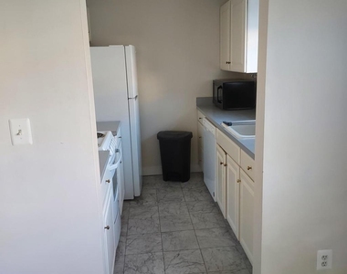 610 Madison Street - Photo Thumbnail 9