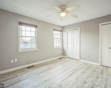 948 S Rolfe Street - Photo Thumbnail 4