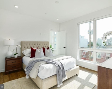 2421 N Mascher Street - Photo Thumbnail 4