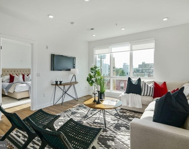 2421 N Mascher Street - Photo Thumbnail 3
