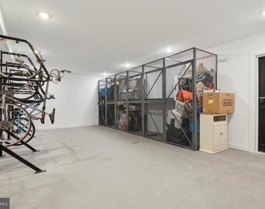 2421 N Mascher Street - Photo Thumbnail 9