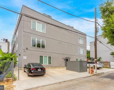 2421 N Mascher Street - Photo Thumbnail 10